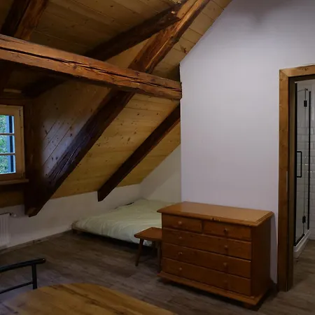 škola Kačerov