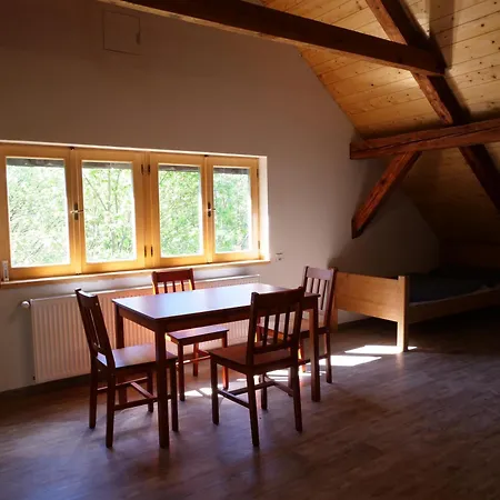 Skola Kacerov Apartamento